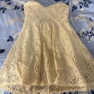 Cream lace babydoll strapless dress with zipper skirt